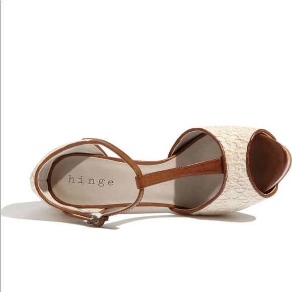 Hinge Asher T Strap Sandal - Picture 3 of 8